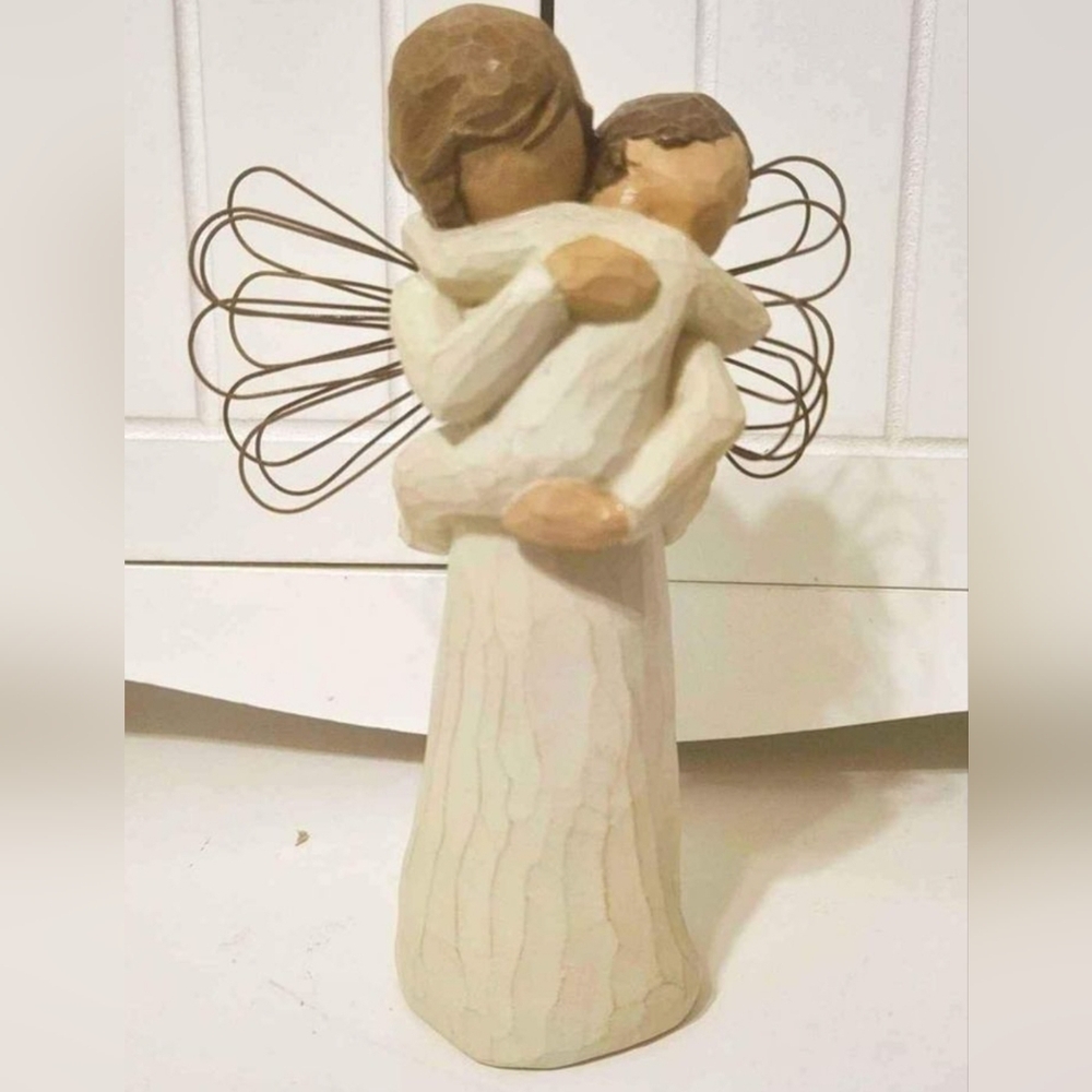 Willow Tree Angels Embrace Figurine